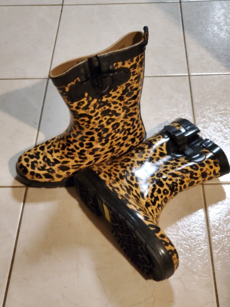 NEW - Capelli New York Rain Boots - size 9 - Holmdel NJ