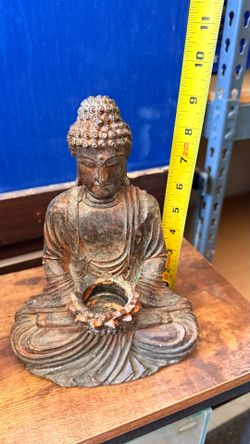 Buddha sculpture