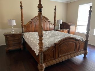 Elegant king size Four-Poster Bed Set