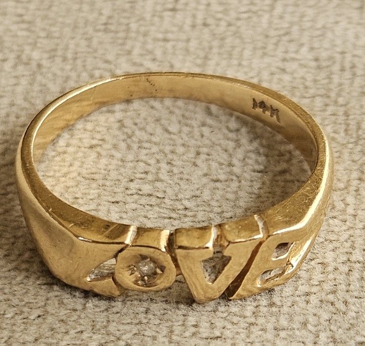 14k Yellow Gold Diamond LOVE Signet Written Out Band Ring Size 6 / 2.2 grams