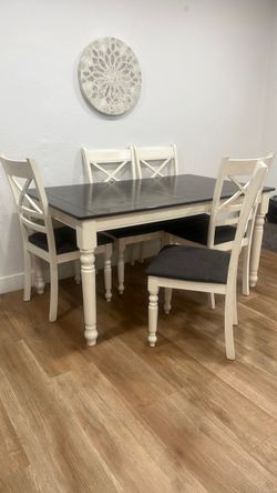 Dinning room table