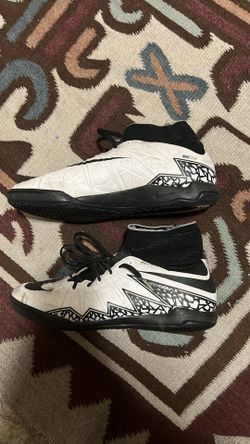 Nike Hypervenom Indoor Soccer Shoes 7.5