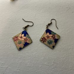 Floral enamel wire earrings Vintage hand painted