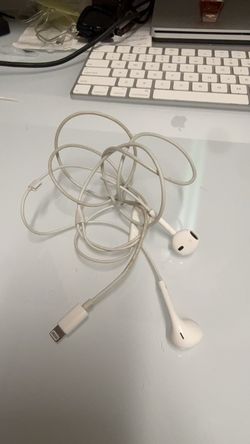 Apple EarPods with Lightning Connector