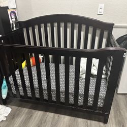 Crib Sorelle Berkley Crib 