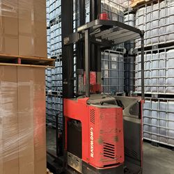 Raymond High Reach Forklift