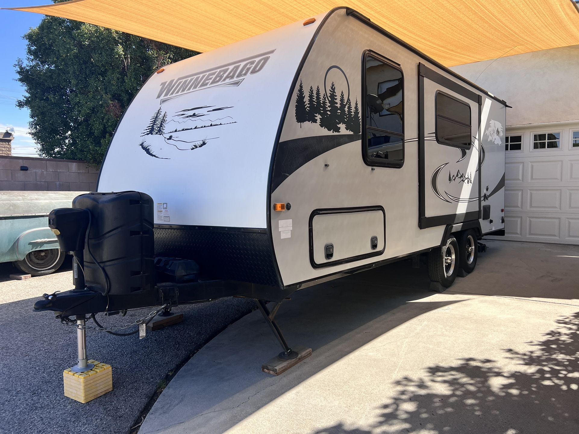 2018 Winnebago Micro-Mini 2108DS With Slide