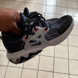 Nike Presto React Size 4