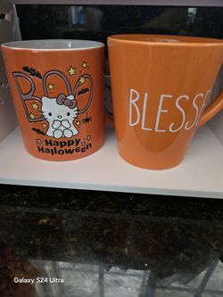 Hello Kitty Mugs 🩷