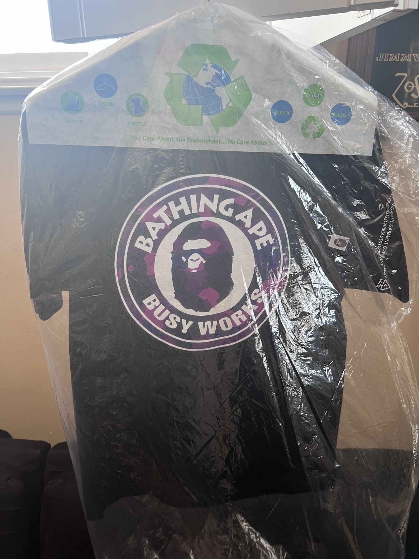 A BATHING APE MEN COLOR CAMO A BUSY WORKS TEE (BLACK / PURPLE)