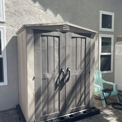 Outdoor Storage Shed 4x6 Made by Keter 