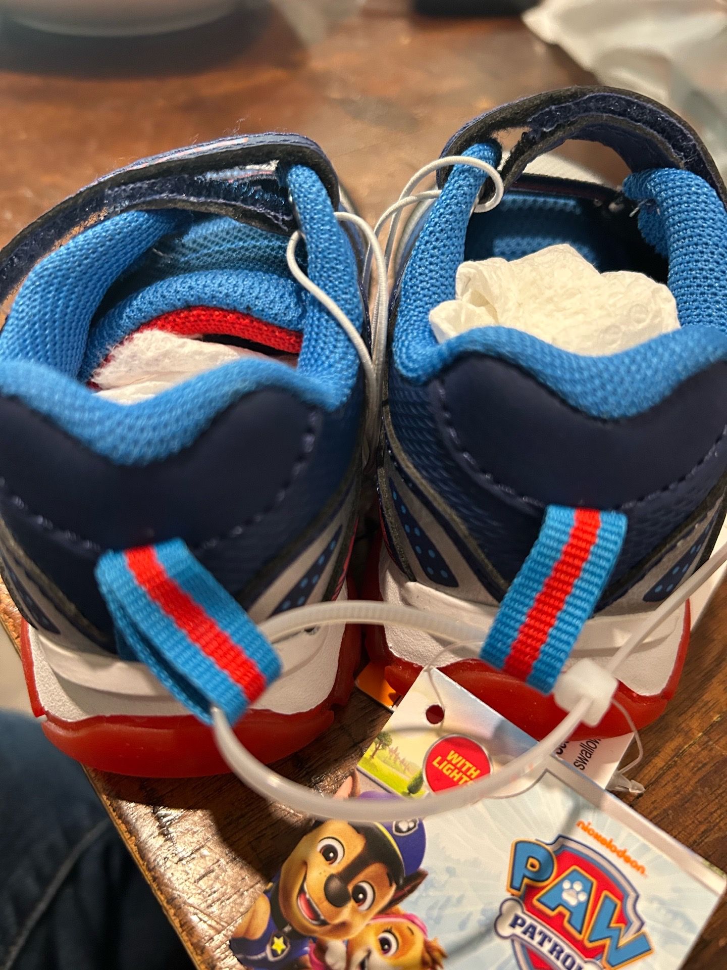 (Harper canyon) paw patrol little boys size 5 light up shoes