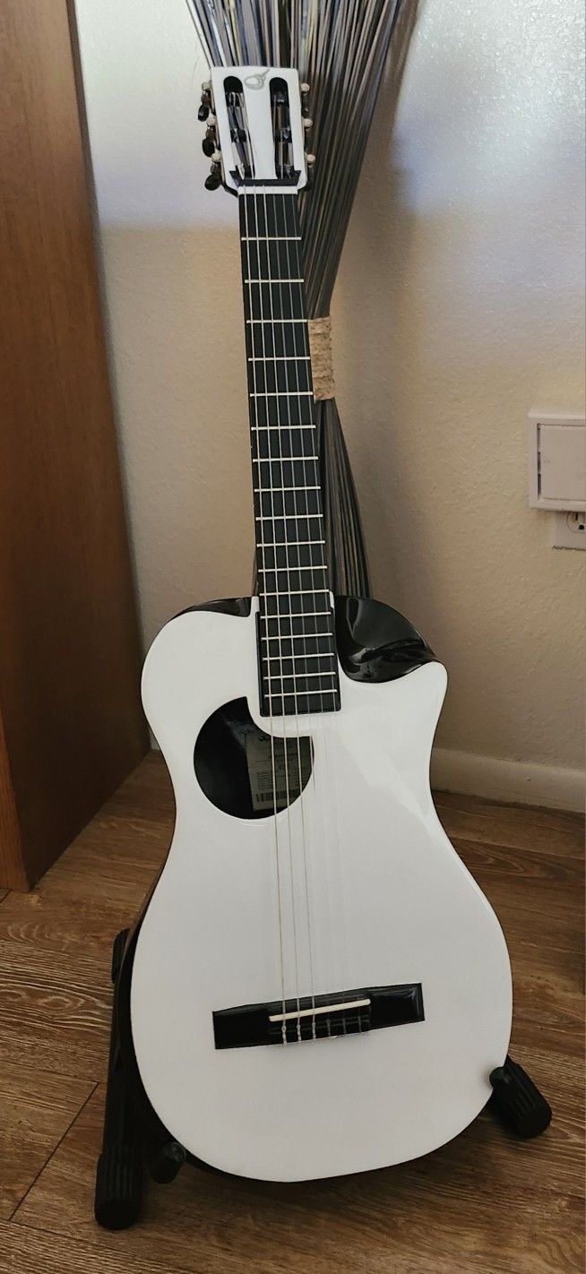 Carbon Fiber Crossover Classical Travel Guitar- OC660W1