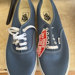 New In Box Men’s Sz 11 Blue Vans