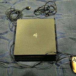 PS4 PRO BUNDLE (Games & Back button attachment)