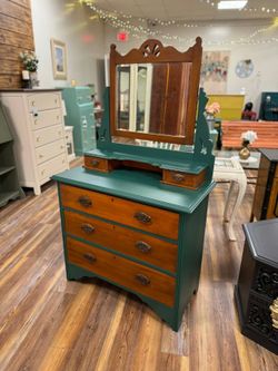 Small Dresser w/ Mirror, 5 Drawers, Hunt Club
