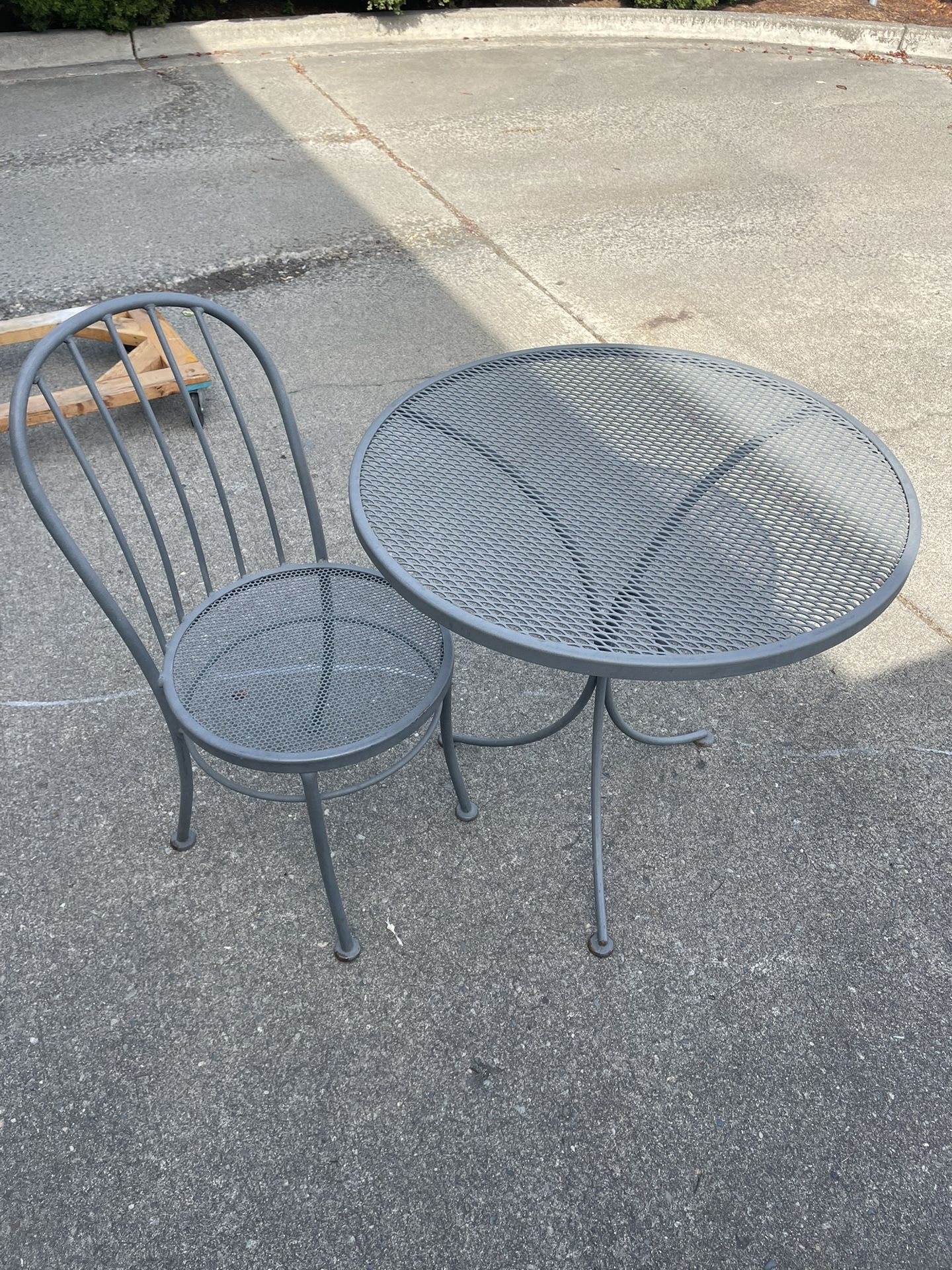 Metal Table & Chair