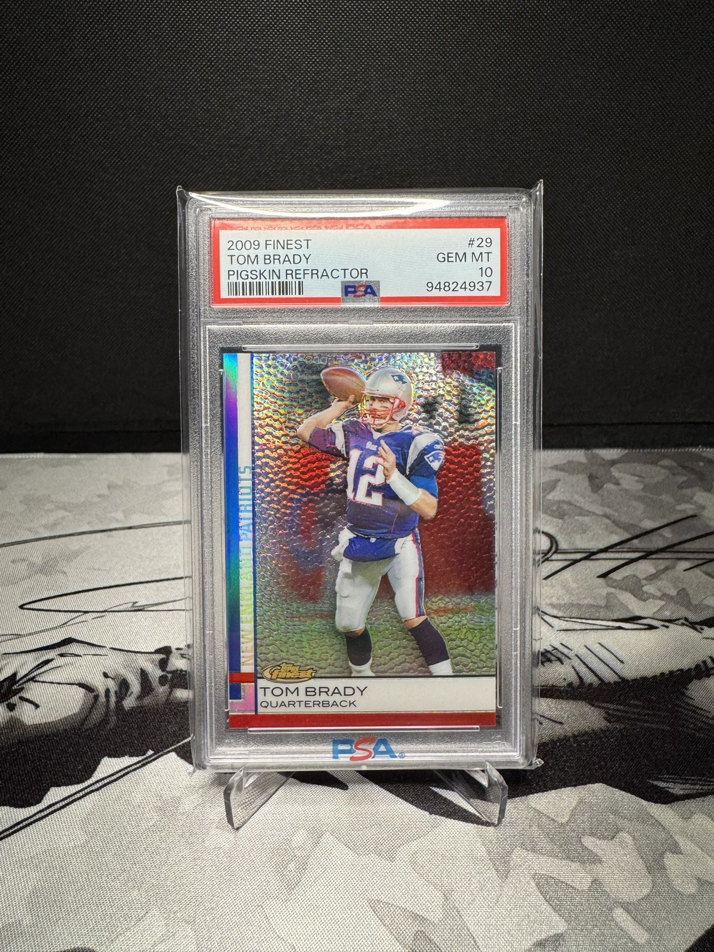 2009 TOPPS FINEST NFL TOM BRADY PIGSKIN REFRACTOR PSA 10