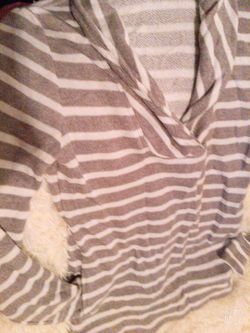 Beautiful w pockets Banana Republic sweater size S