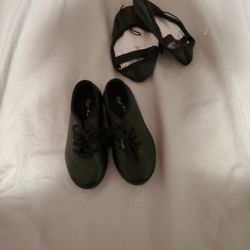 Toddler tap dance and ballerina shoes size 7.. 