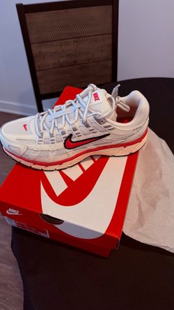 Women’s Nike Tennis Shoes