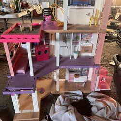 Barbie dreamhouse 