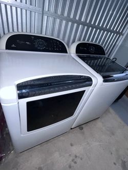 Used Whirlpool Cabrio washer and dryer set for sale!!