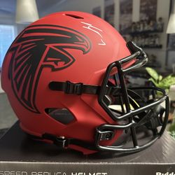 Bijan Robinson Signed Atlanta Falcons F/S Riddell Rave Replica Helmet Beckett