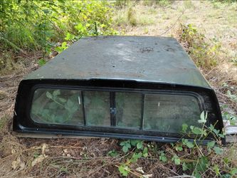 Pickup truck canopy