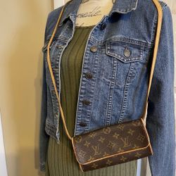 Louis Vuitton Pochette Twin Shoulder Bag 