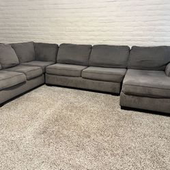Ashley Furniture Loric 3 Piece Right Facing Chaise Sectional Couch, Smoke Gray Plush fabric