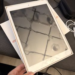 iPad 8th Gen Unlocked. 32Gb