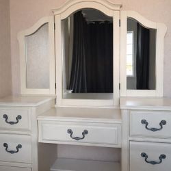 White Vanity Dresser with Tri-Fold Mirror Good Condition
