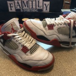 Air Jordan 4 Fire Red Size 8 - 8.5 