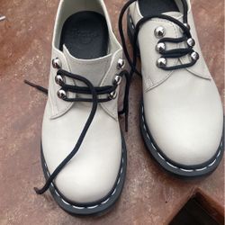 Dr Martens Shoes New Size 7