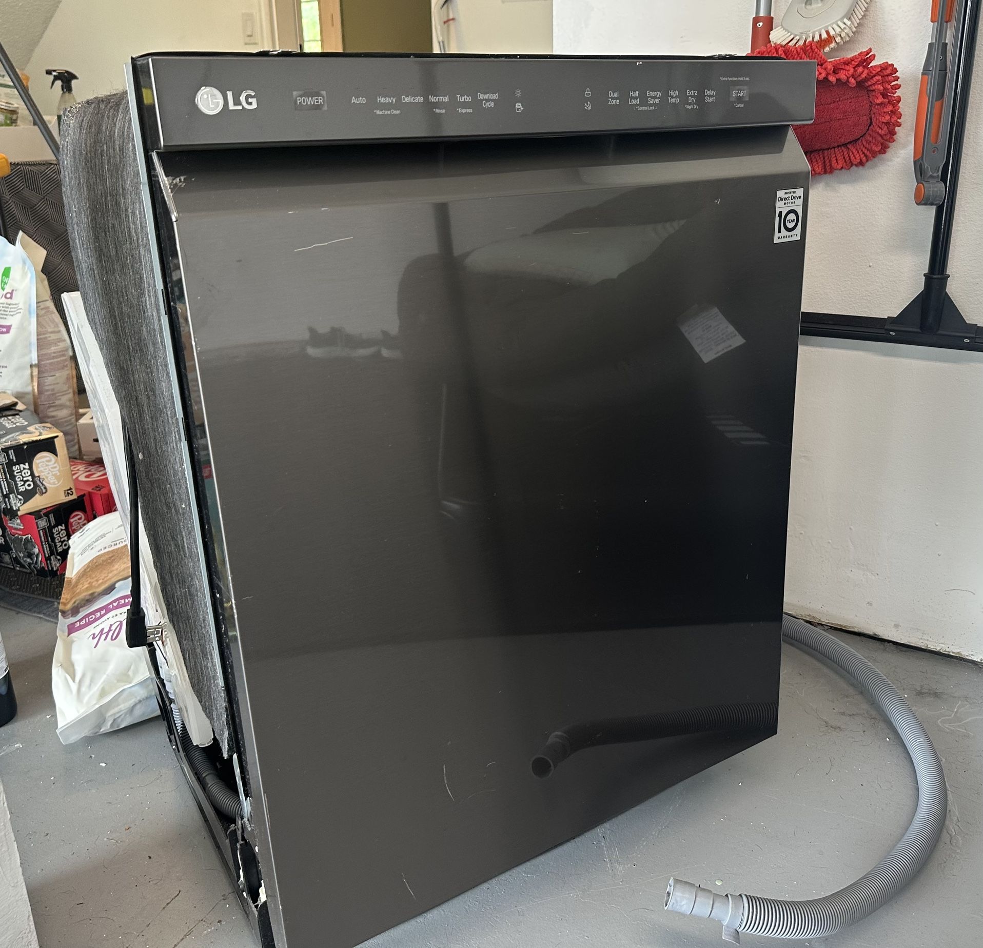 LG 24” Dishwasher - Smart ThinQ