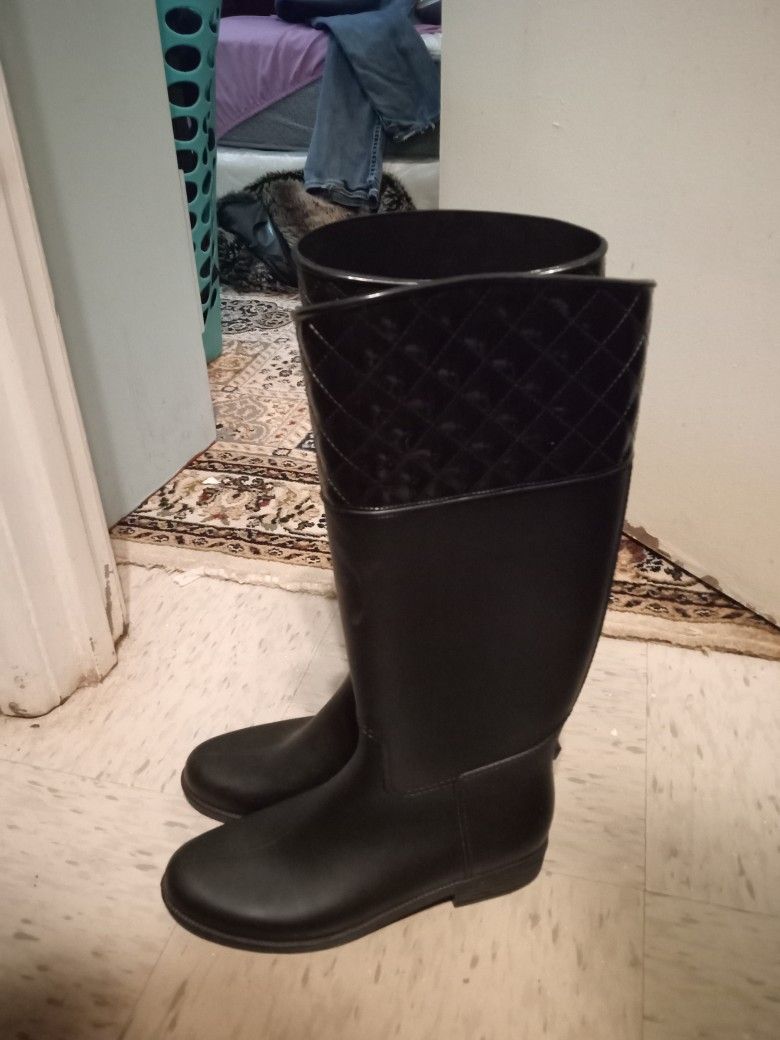 Women's Sz 9 Rain boots 