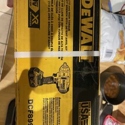 Dewalt 20v 1/2” Impact Wrench With 4 Ah Batt And Charger New $300 In N Lakeland 