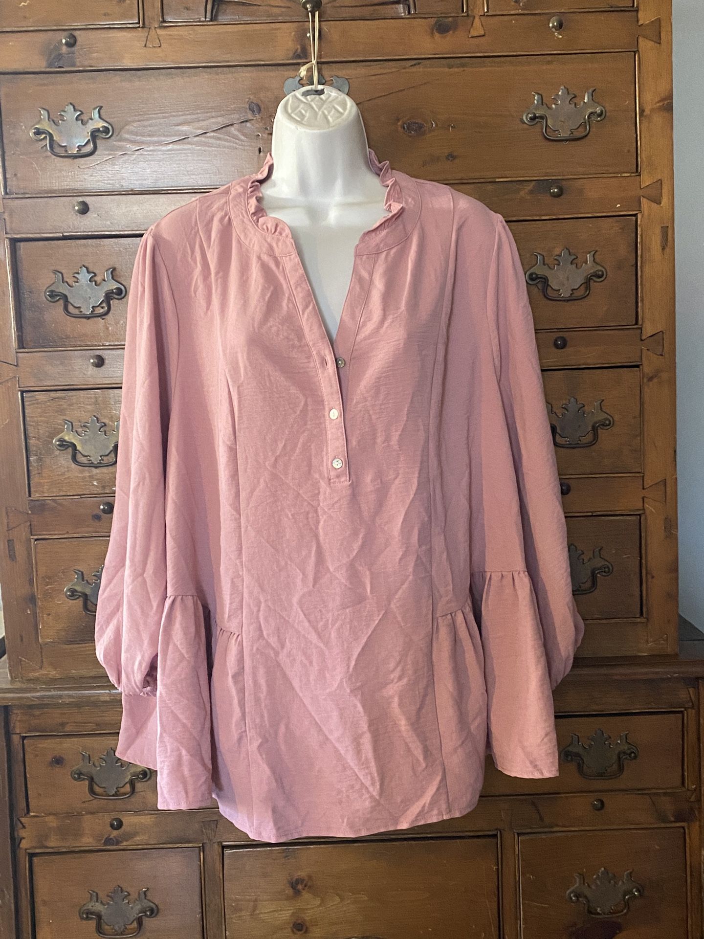 Woman’s Tunic Top Size 2X Fred David