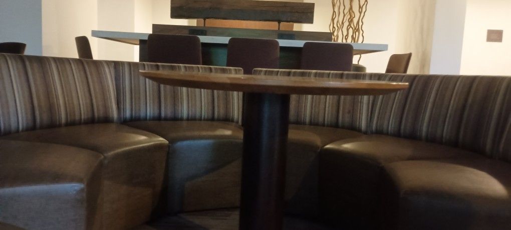 Booth/Table