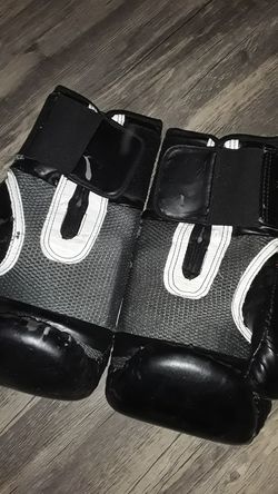 Boxing gloves