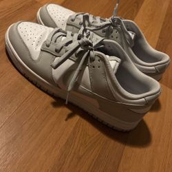 Grey Dunks