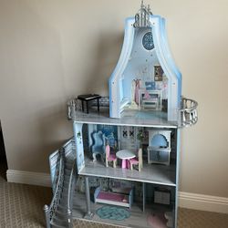 Fully Assembled Princess Dollhouse With Accessories 