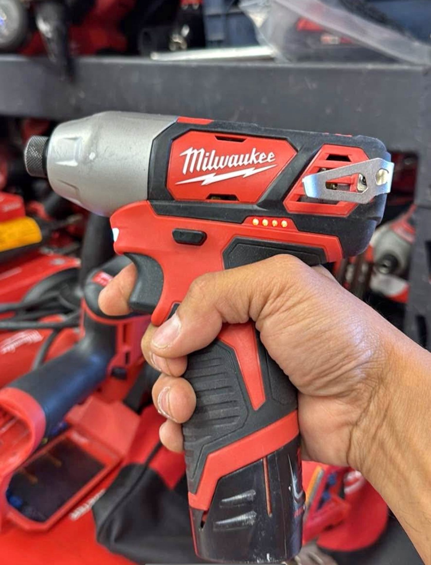 Milwaukee M12 Cordless Impact With Battery 