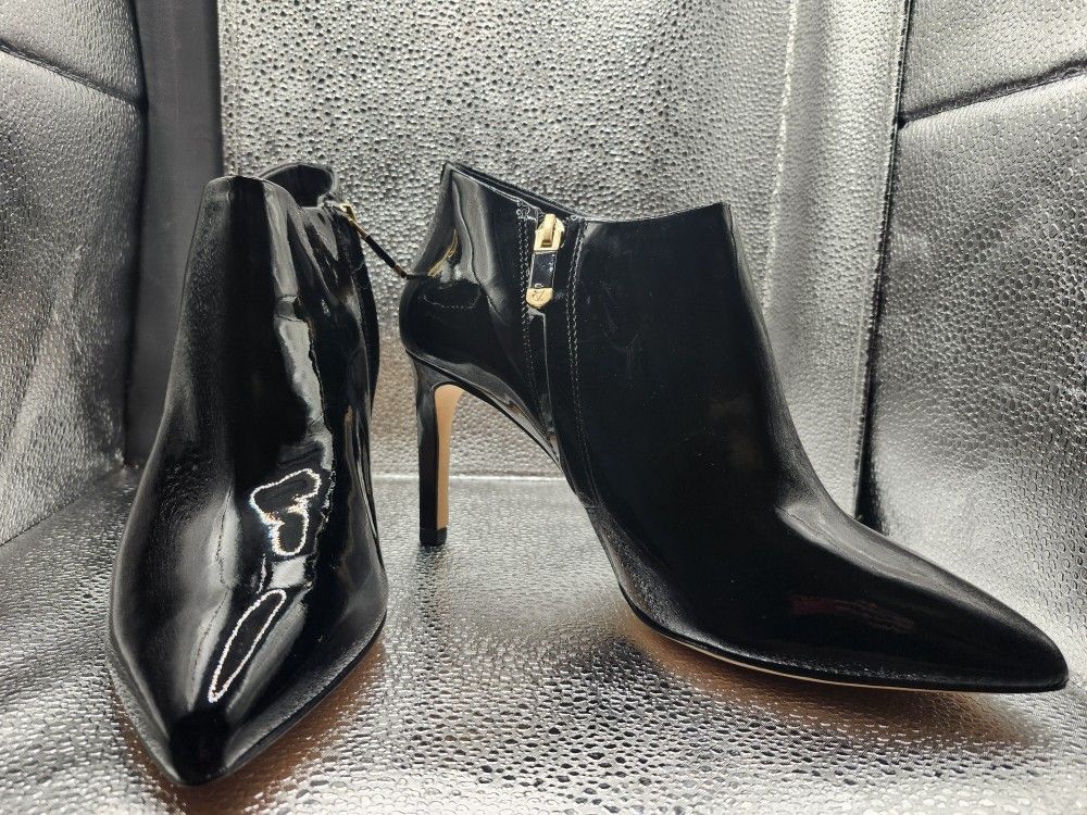 Signature Vince Camuto Black Booties Size: 10.5