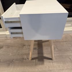 Nightstand 