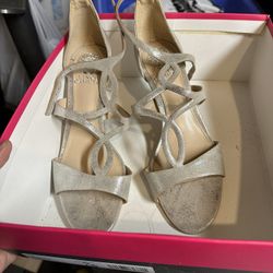 Vince Camuto Blush Suede Heels Size 8