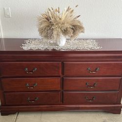 Dresser, with 6 drawers