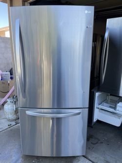 LG Refrigerator Stainless Steel 33in Wide 