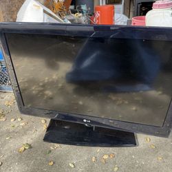 32” LG TV